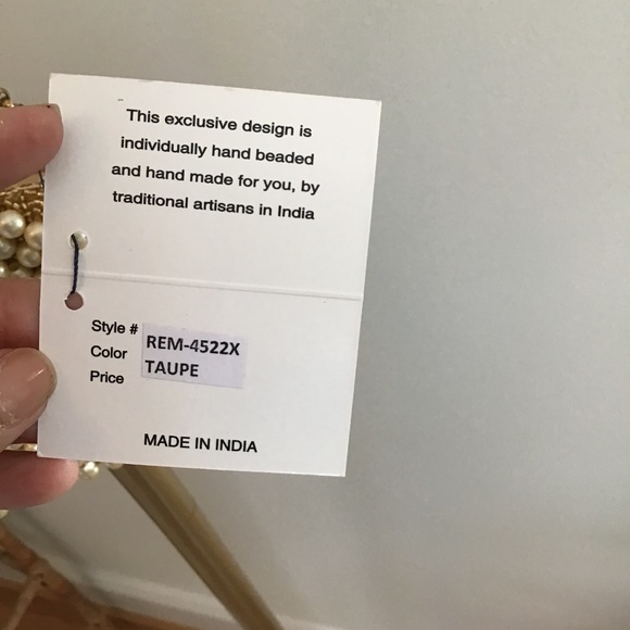 Santi Gemelli Clutch Pearl with Taupe Silk with brass strap - Picture 10 of 16